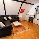 Apartamento Tina With Seasonal Pool *