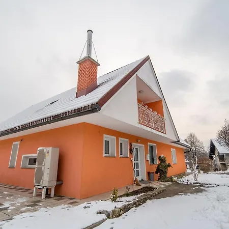 Tina With Seasonal Pool * Podsreda