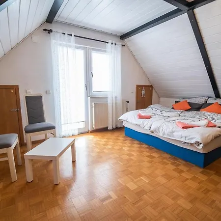 Tina With Seasonal Pool Апартаменты