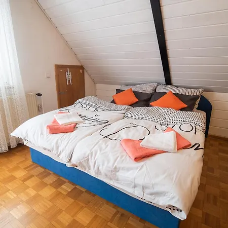 Tina With Seasonal Pool Podsreda