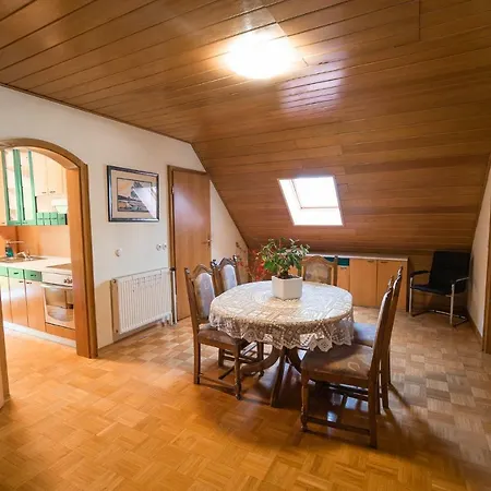 Tina With Seasonal Pool *