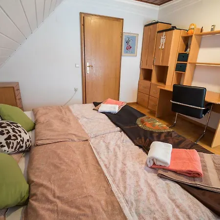 Tina With Seasonal Pool * Podsreda