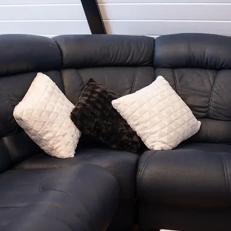 Tina With Seasonal Pool