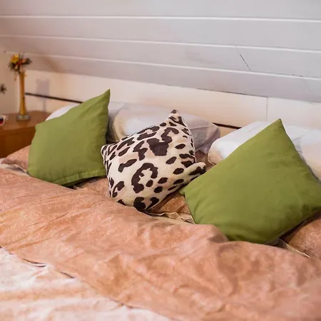 Tina With Seasonal Pool Podsreda