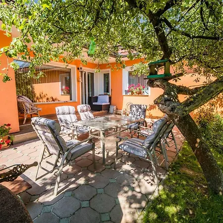 Apartman Tina With Seasonal Pool *