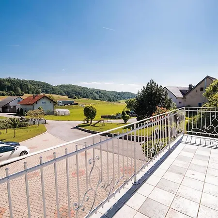 Tina With Seasonal Pool Podsreda