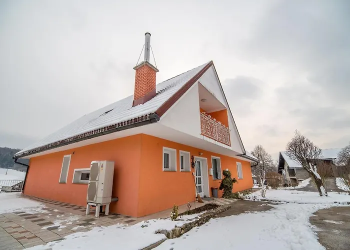 Tina With Seasonal Pool * Podsreda