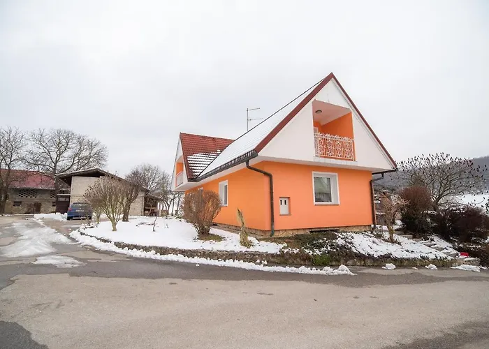 Tina With Seasonal Pool 公寓 *