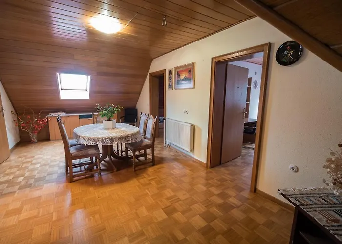 Tina With Seasonal Pool 公寓 *