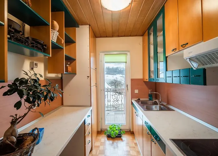 Appartement Tina With Seasonal Pool Podsreda