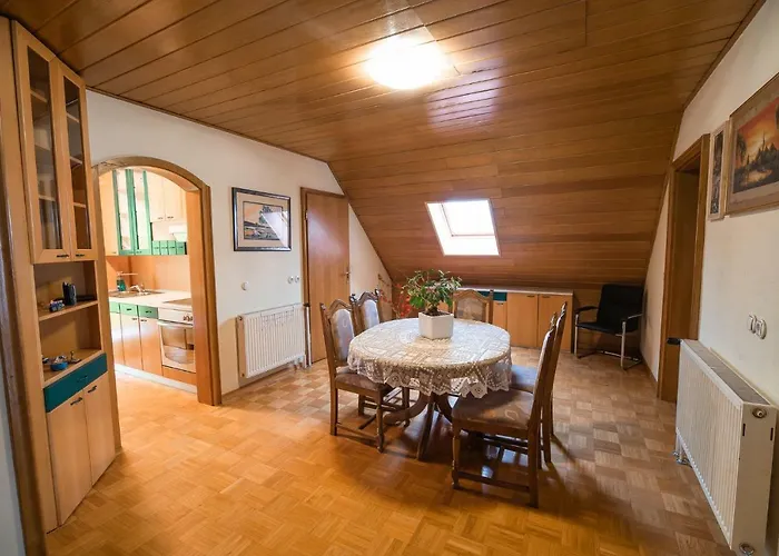 Tina With Seasonal Pool *