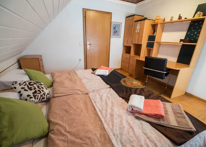 Tina With Seasonal Pool * Podsreda