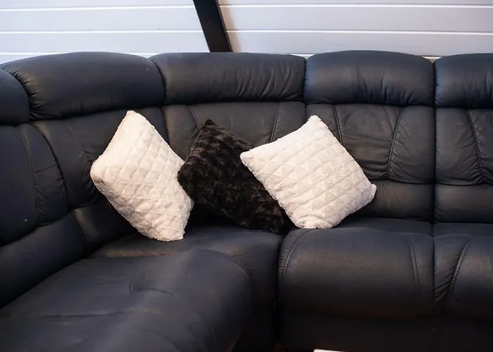 Tina With Seasonal Pool