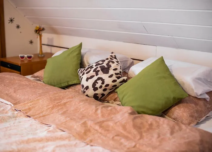 Tina With Seasonal Pool Podsreda